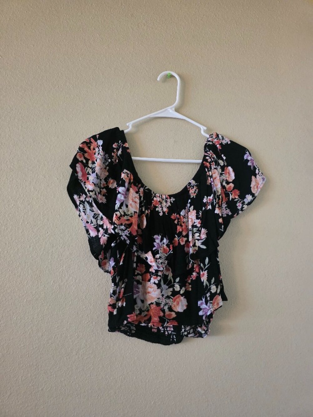 Xhilaration Size XXL Black Floral Crop Top